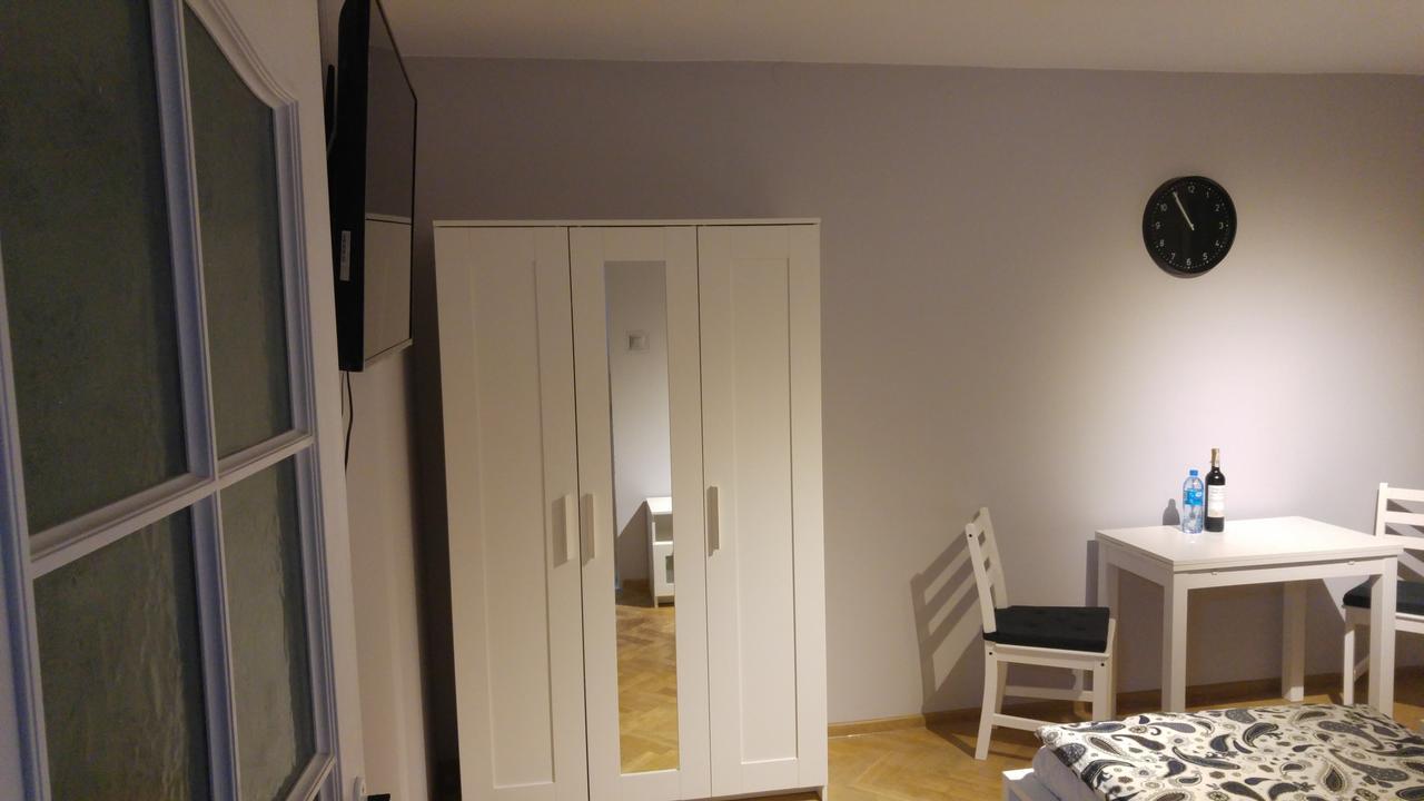 Rent0Nline Niepodleglosci Rooms Metro Varsovia Exterior foto