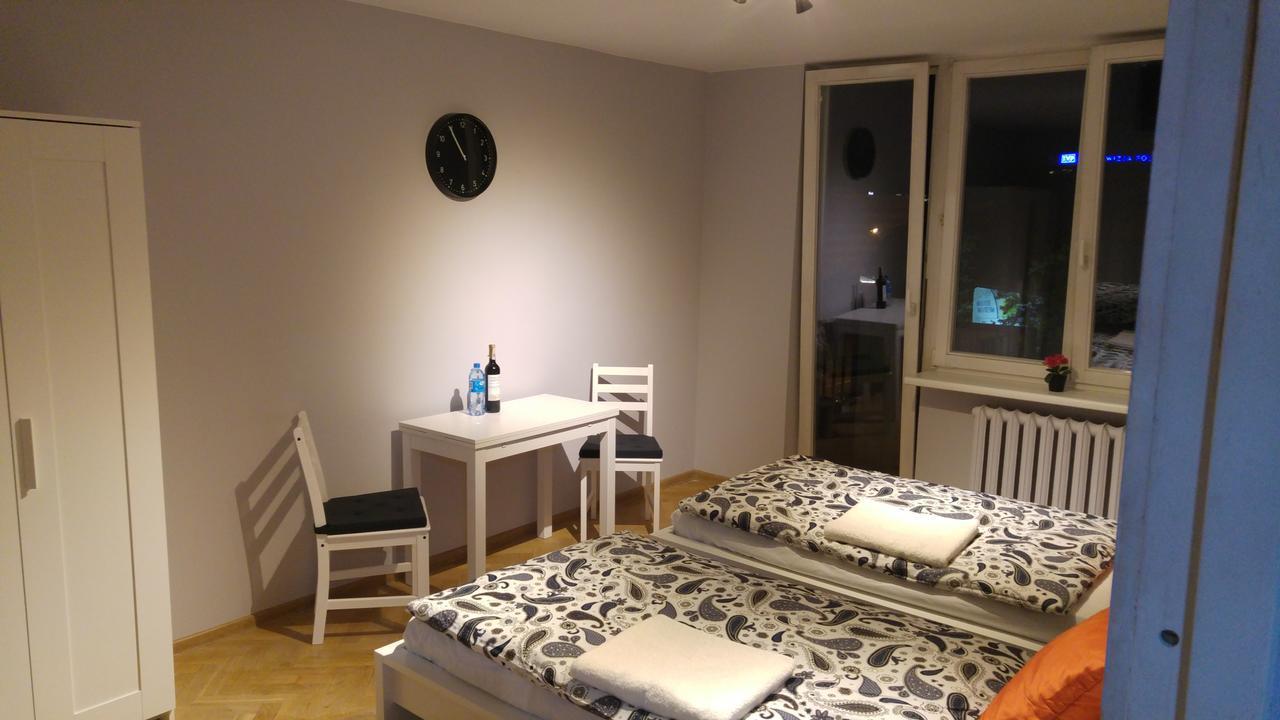 Rent0Nline Niepodleglosci Rooms Metro Varsovia Exterior foto