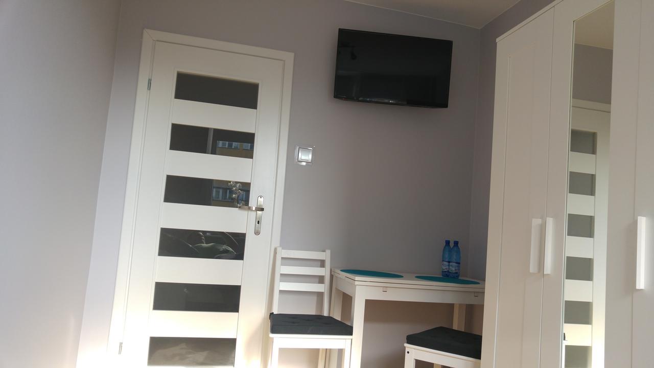 Rent0Nline Niepodleglosci Rooms Metro Varsovia Exterior foto